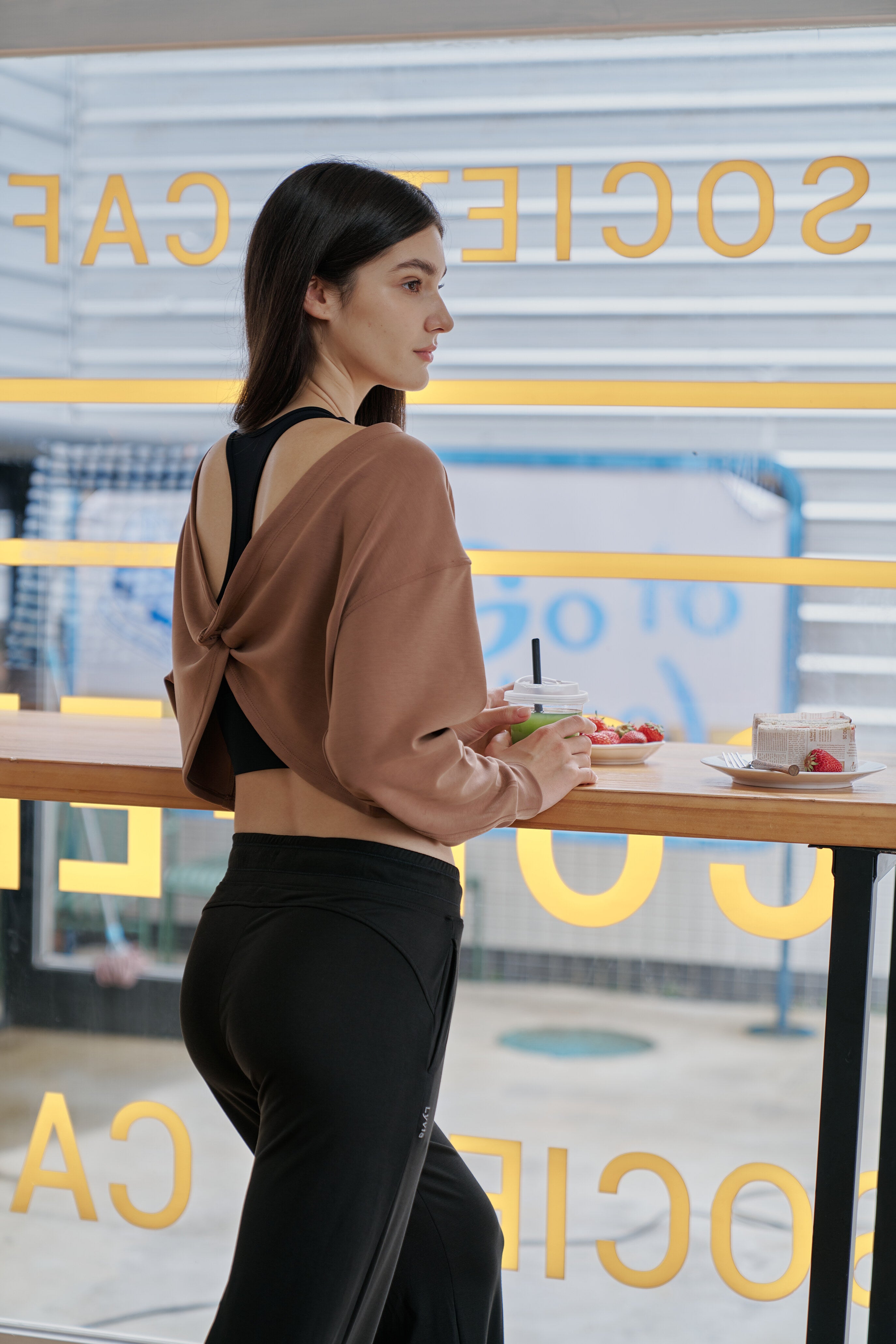 Image of FlowVibe Long-Sleeve Crop Pullover - LHY004